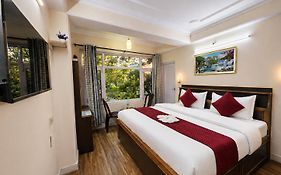 Sapphire B&B Near Mall Road